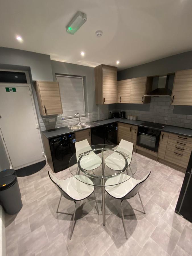 Private & Modern En-Suite Rooms Town Centre Self Check-In Барнзли Екстериор снимка