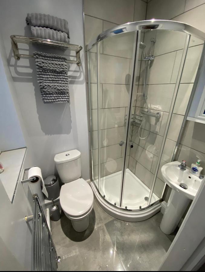 Private & Modern En-Suite Rooms Town Centre Self Check-In Барнзли Екстериор снимка
