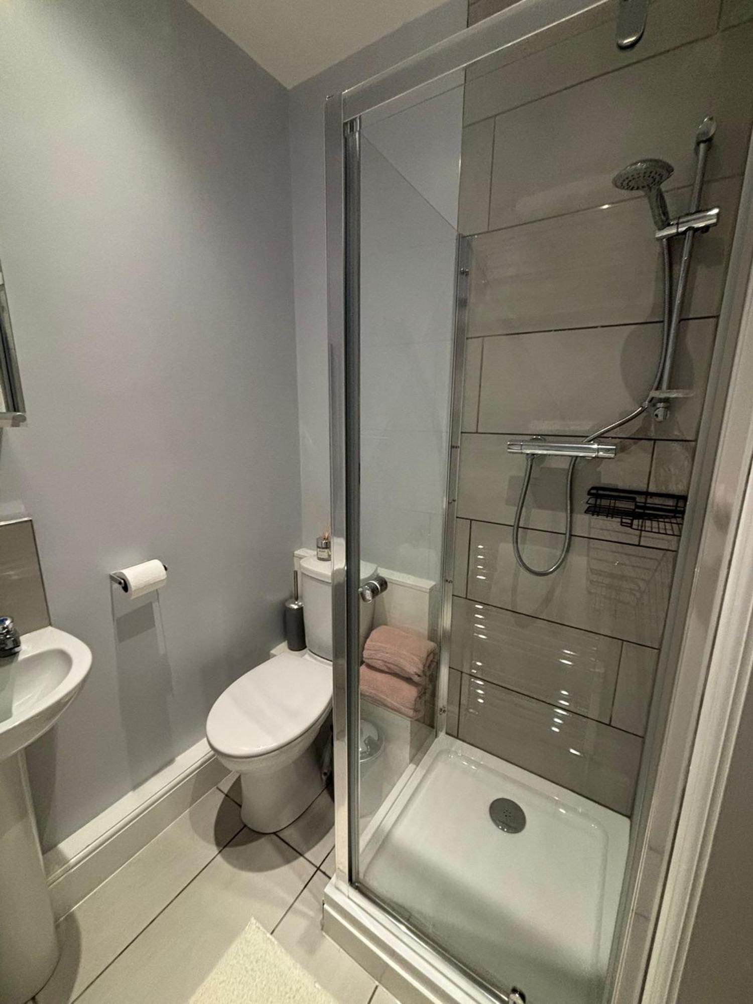 Private & Modern En-Suite Rooms Town Centre Self Check-In Барнзли Екстериор снимка